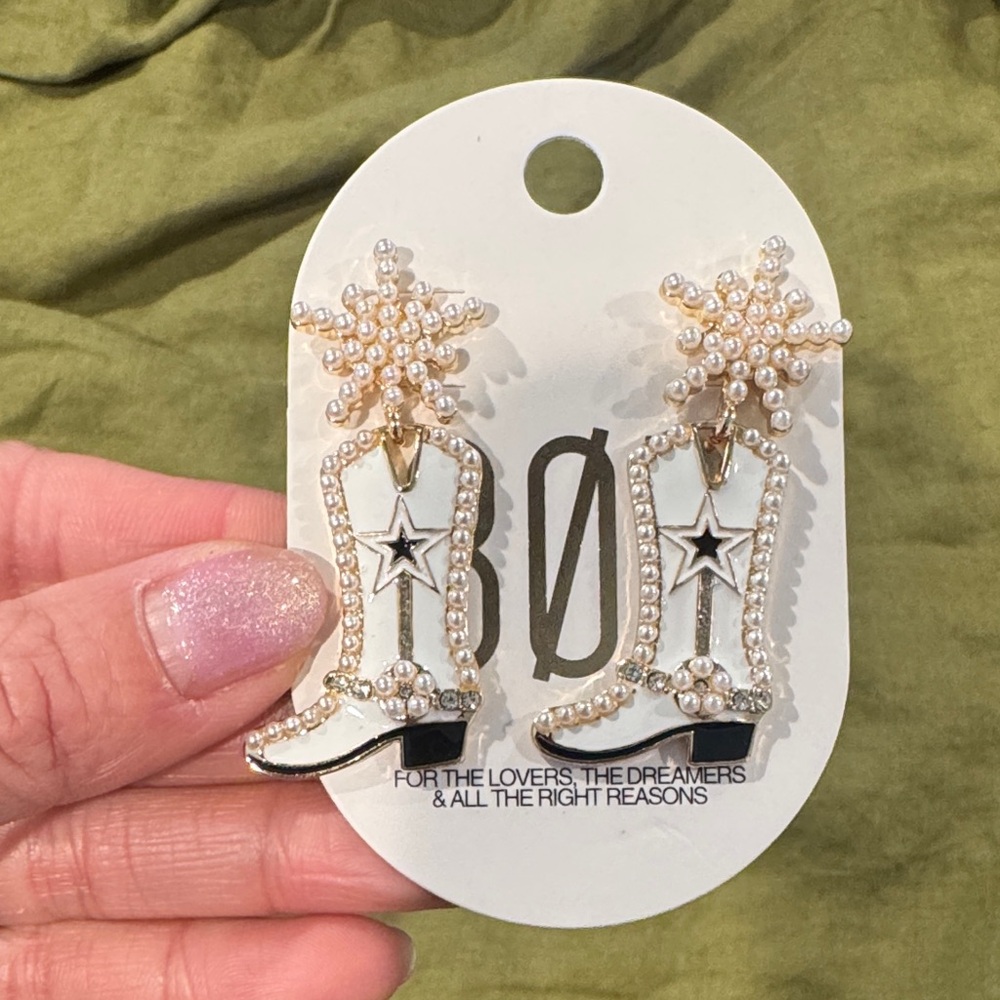 Pearl Star Cowboy Boot Earrings